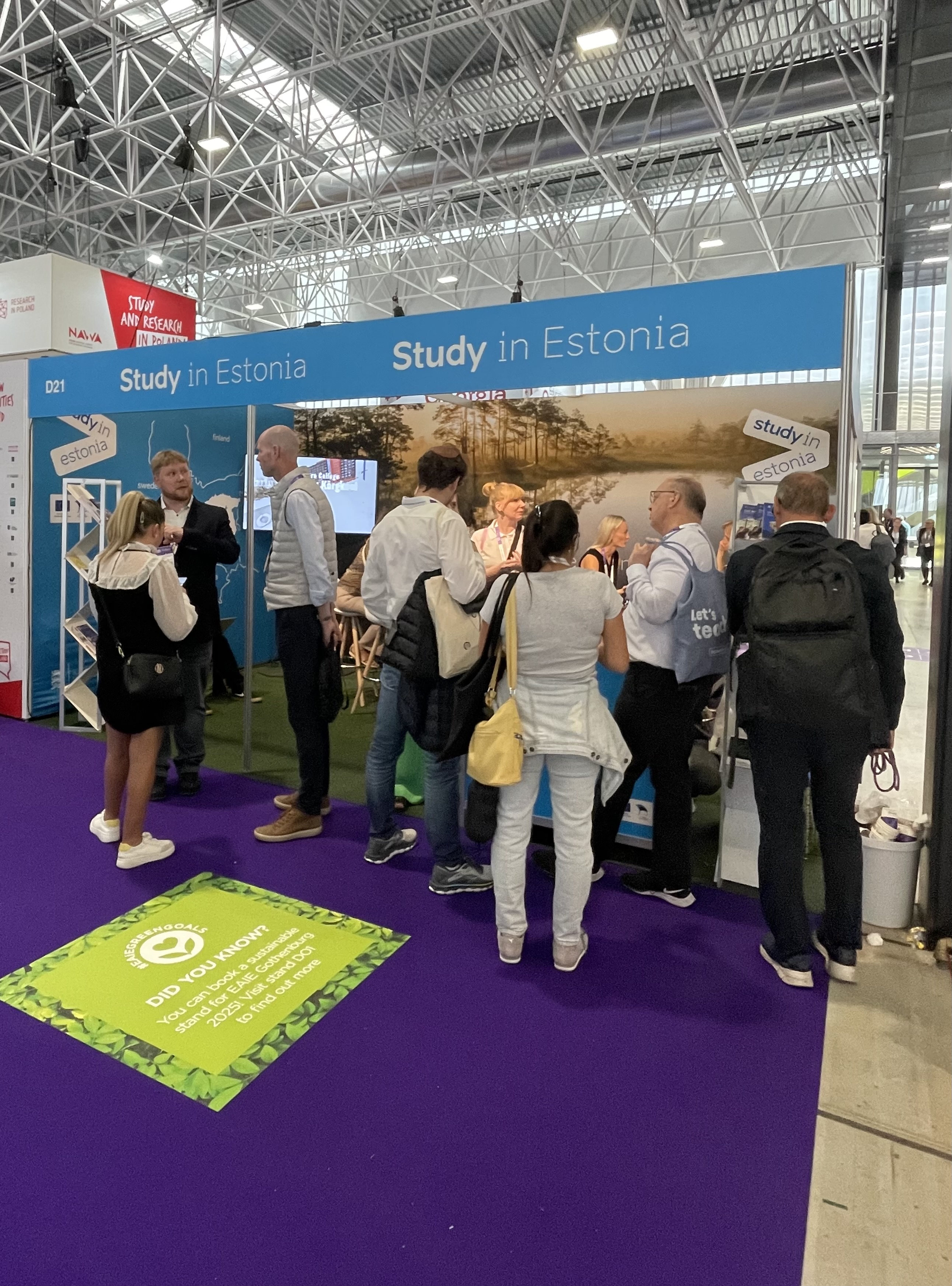 Inimesed Study in Estonia messiboks EAIE konverentsil